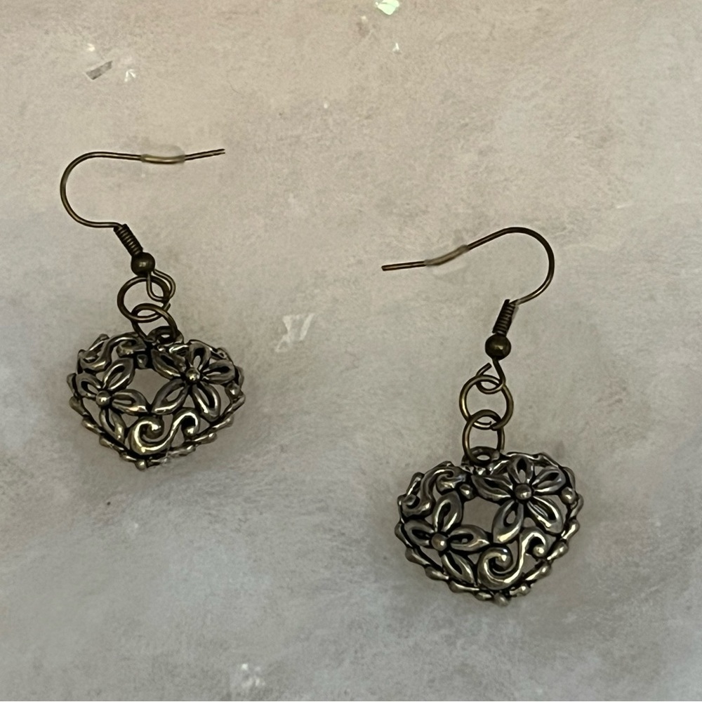 Light-hearted Dangling Earrings